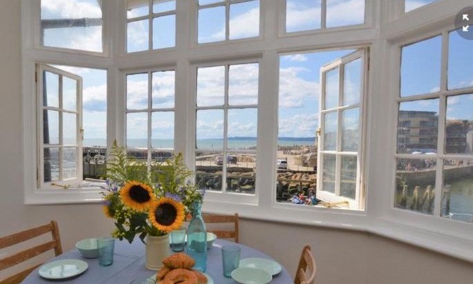 West Bay Apartment | Harbour View, Pier Terrace