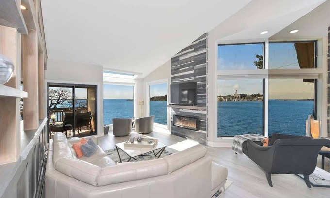 Victoria West House | Harbourfront Executive Stay