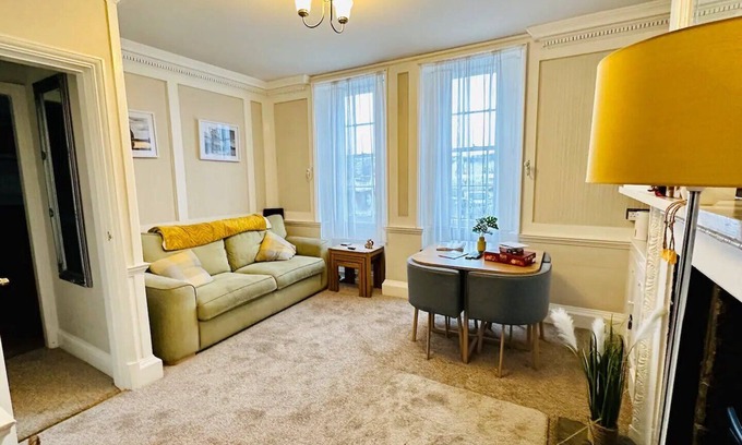 Whitby Apartment | Harbourside Apartment *Views of the Harbour*