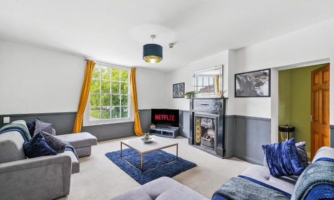 Bristol Floating Harbour Apartment | Harbourside Heaven in Bristol