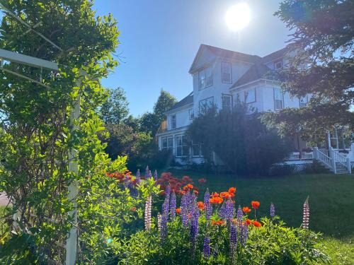 Smiths Cove Bed & Breakfast | Harbourview Inn
