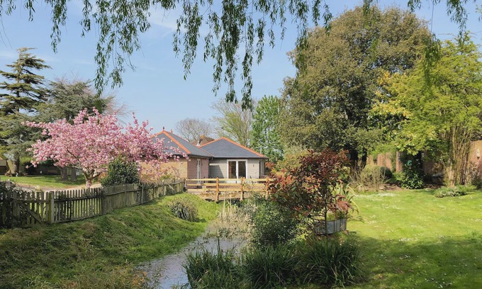 Sidlesham Cottage | Hardings Barn - Donnington, near Chichester, West Sussex