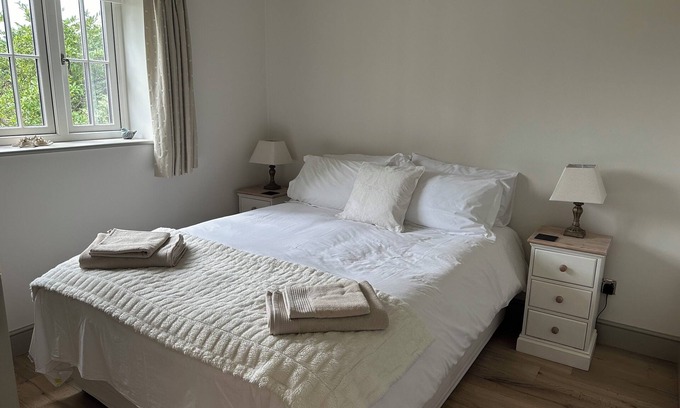 Dorchester Cabin | Hardy’s View, beautiful property set in a walled garden with 3 acres of land