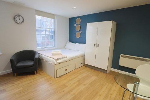 Bristol Floating Harbour Apartment | Harford House Studios 10 - Hopewell