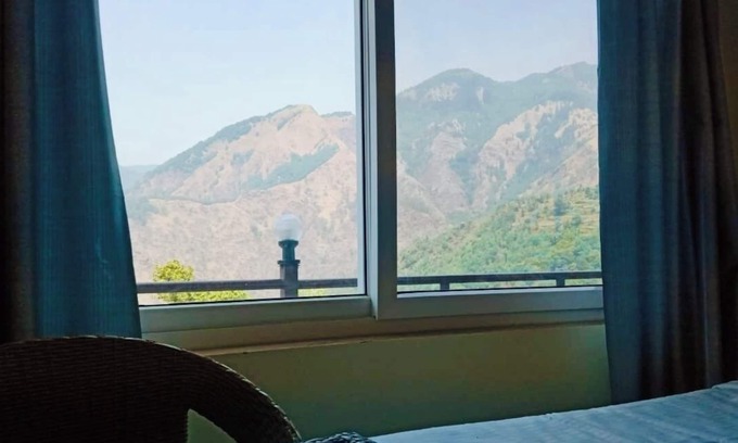 Naina Range Hotel | Harika Palace hidden awayfrom city chaos