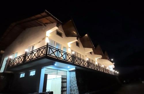 Naina Range Hotel | Harika Palace