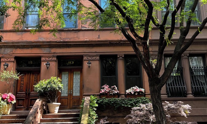 Central Park North Apartment | Harlem Hideaway Parlor Apartment
