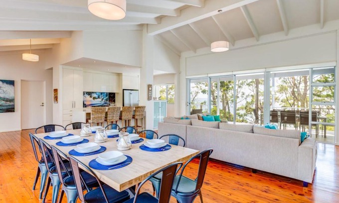 Vincentia House | Harlequin Beach House Vincentia