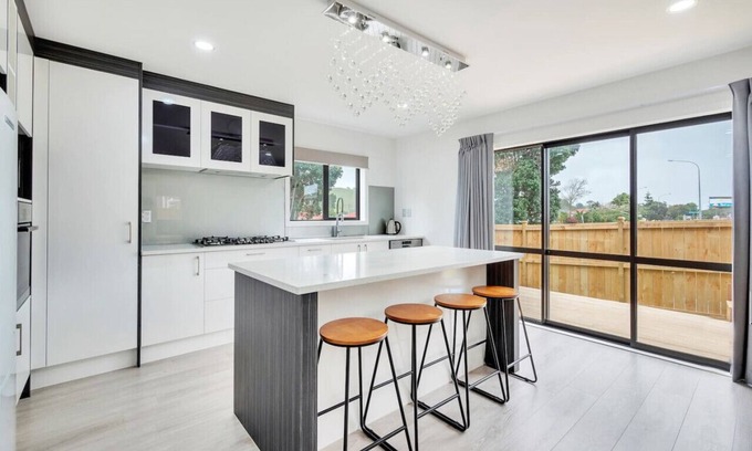 Mangere House | Harmony Haven is close to airport