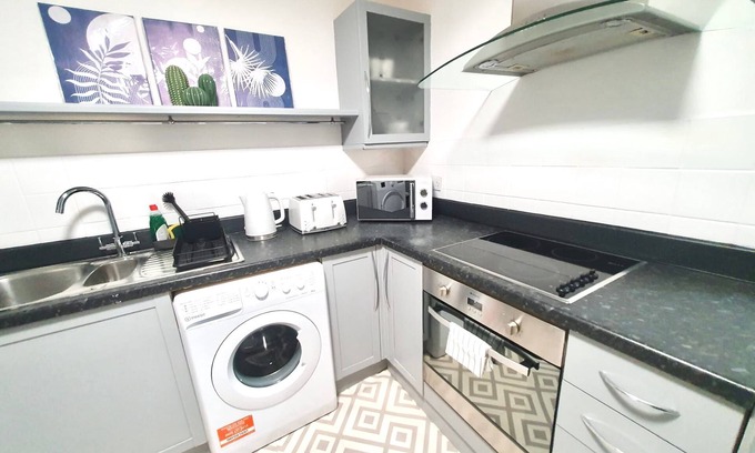Penge Apartment | Harmony House – Easy Access to Central London 2 Bedrooms & Spacious Living Room