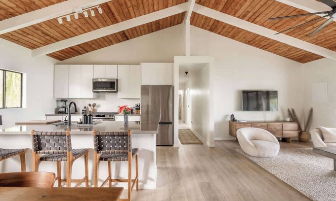 Kealakekua House | Harmony House Summary