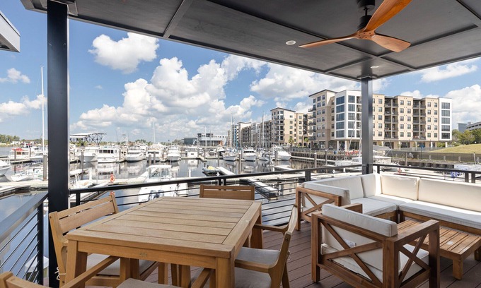 Wilmington Historic District Apartment | Harmony @ The Cove Riverwalk Villas