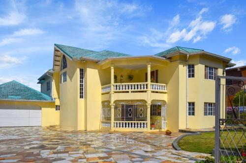 Mandeville Apartment | Harriott Heights