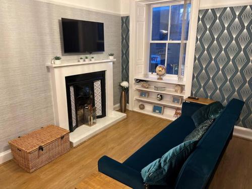 Montrose Apartment | Harris Apartment