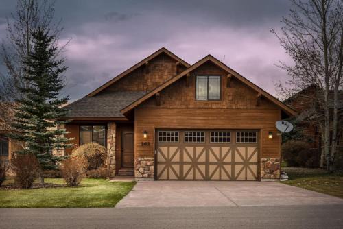 Victor House | Harris Hawk Cabin in Victor, Id with Air