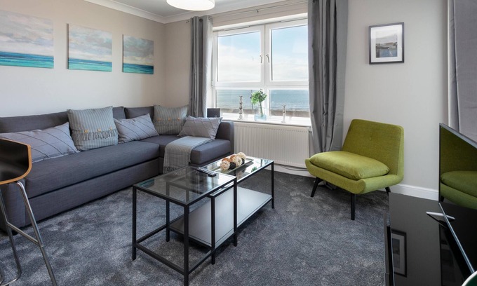 Ayr Apartment | Harris Retreat - Donnini Apartments