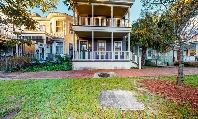Historic Downtown Savannah House | Harrison House