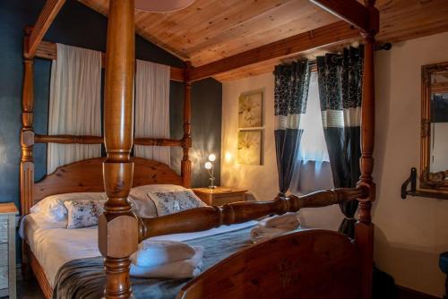 Storwood Villa | Harvest 12 Lodge, Yellowtop Country Park