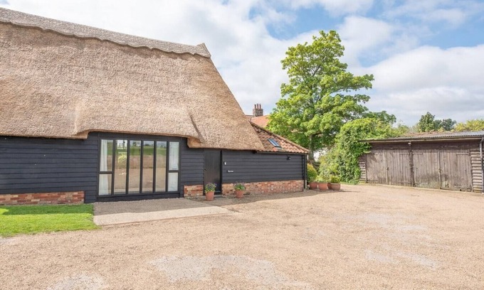 Saxmundham House | Harvest Cottage at Valley Farm Barns, Snape