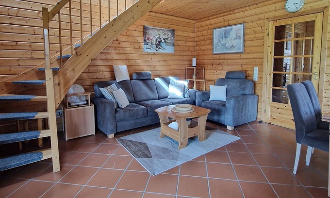 Rotacker Apartment | Has-63 Holzblockhaus, 4 Pers., 65qm - Naturerlebnisdorf Blauvogel