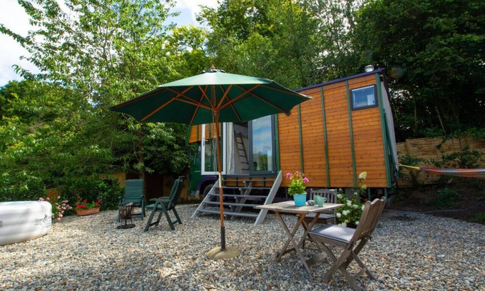 Hawkhurst House | Hattie the Horse Box