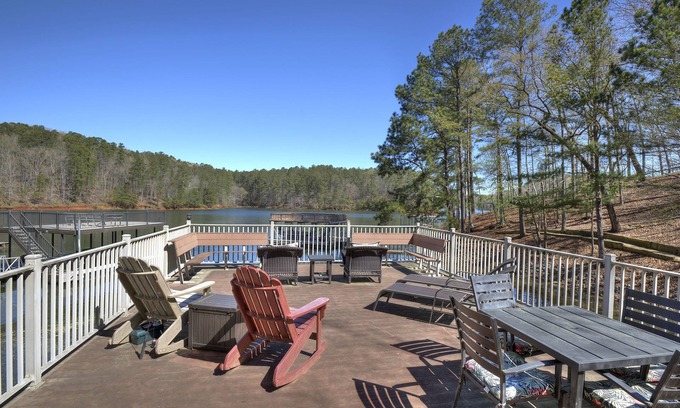 Cartersville House | Hattiway on Lake Allatoona Includes Private Covered Dock