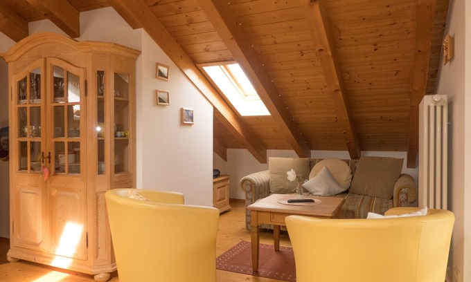 Obergrainau Apartment | Haus Alpenstern FEWO 4 close to Eibsee and Zugspitze
