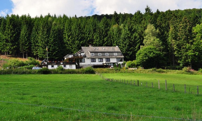 Schwalefeld Apartment | Haus Hubertus