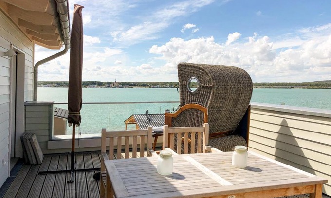 Lobstaedt Apartment | HAUS IM SCHILF 1 - Oase mit Seeblick - Adults only