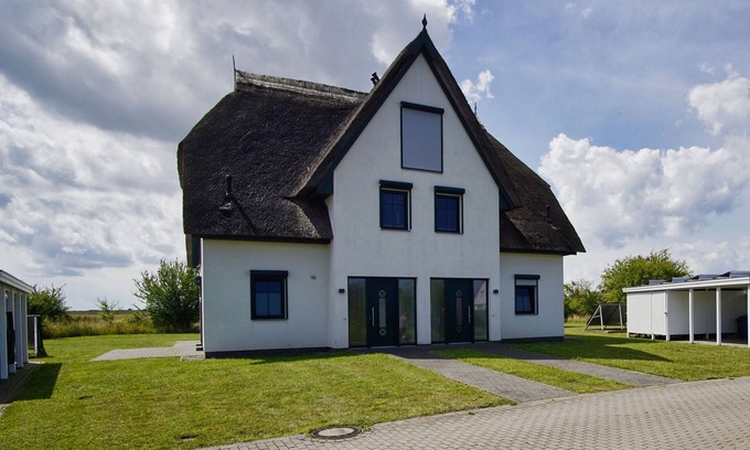 Trent House | Haus in Idyllischer Lage mit Terrasse und Garten - Villa Vogelblick Haus 01