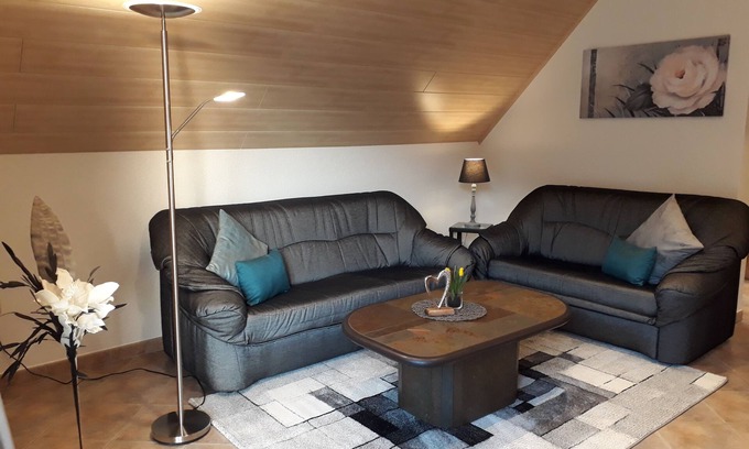 Ernst Apartment | Haus Weingarten vacation apartment "Romantik" with direct Moselle view