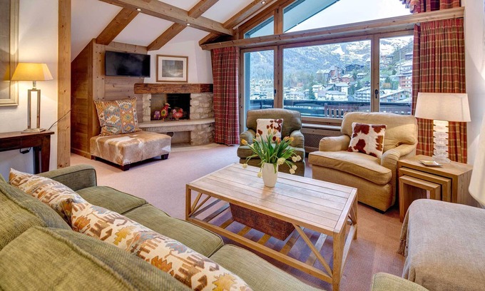 Zermatt City Centre Apartment | Haus Zayetta - Spacious loft apartment sleeps 4.