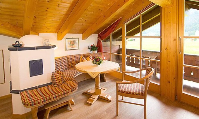 Groissenbach Apartment | Hausberg Zwei-Raum-Ferienwohnung, 46m², 2 Balkone, Sichtdachstuhl, Panoramafenster