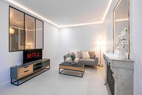 Ternes Apartment | Haussmann Apartment - Champs-Élysées