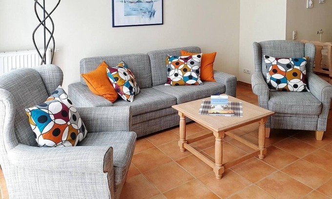 Kuehlungsborn Apartment | Haustierfreie Ferienwohnung mit Terrasse in Erstklassiger Lage am Ostseestrand