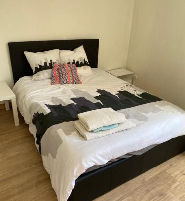 Faubourg Sud Apartment | Haut de jardin dans une maison