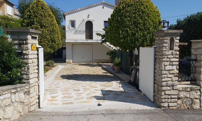 Six-Fours-les-Plages Apartment | Haut DE Villa Avec Jardin T4 76 M2