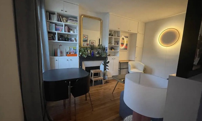 19th Arrondissement Apartment | Hautpoul flat design