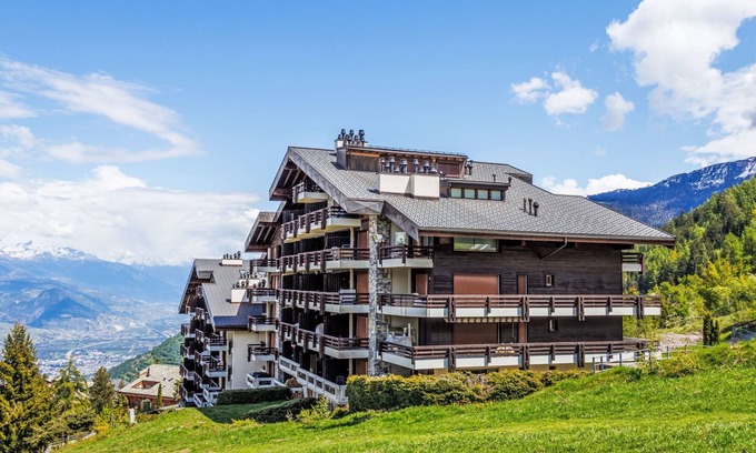 Saint-Pierre-de-Clages Apartment | Hauts de Nendaz A F3 by Interhome