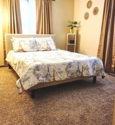 Savoy Apartment | Haveli, condo 2 mins away from Willard Airport and UIUC campus.