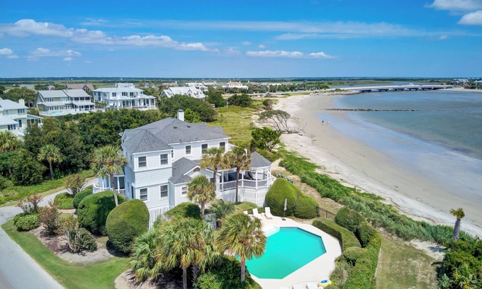 Sullivan's Island Villa | Haven by AvantStay | Luxury Beachfront Home w/Pool & Gorgeous Patios