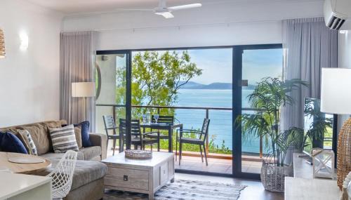 Hamilton Island Apartment | Haven on Hamilton Island -private apartment with views & buggy Fully Renovated in 2023