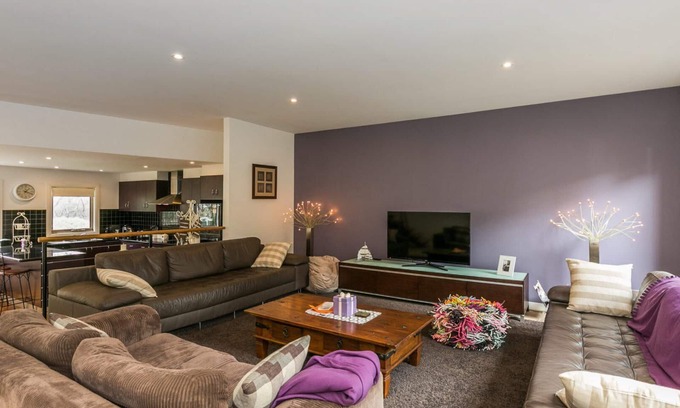 Anglesea House | Haven On Harvey - Anglesea