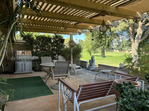 Palm Desert House | Haven on the 11th Green Woodhaven CC Palm Desert