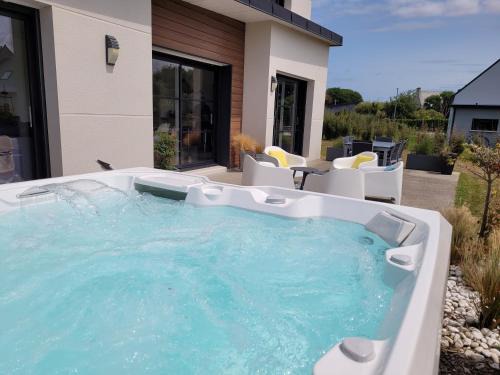 Cleder House | Havre de détente plage et jacuzzi