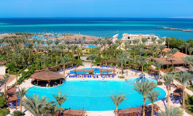 Al Ahyaa Resort | Hawaii Riviera Aqua Park Resort - Families and Couples Only