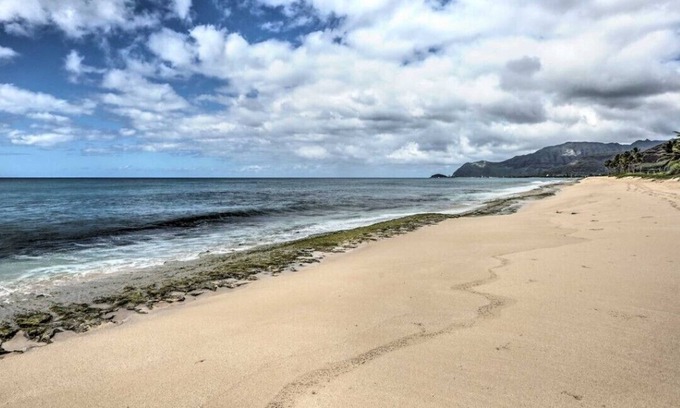 Maili House | Hawaiian Beachfront House w/ Yard, Lanai & Views!