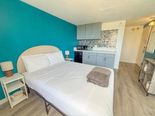 McCully - Moiliili Apartment | Hawaiian Monarch 1105 condo