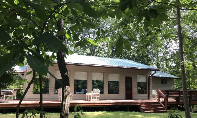 Athens House | Hawk Ridge Retreat - Athens County getaway