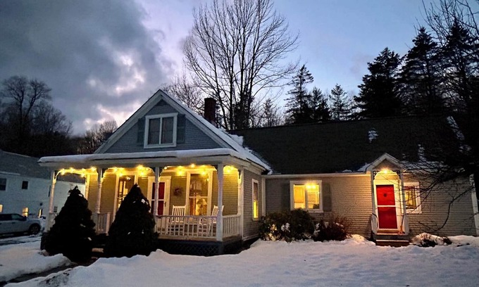Cavendish House | Hawks Mountain Village Retreat - 10 min. to Okemo!